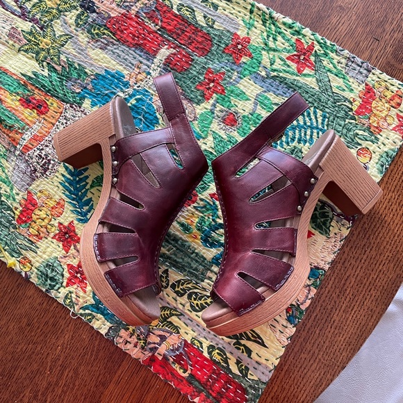 Dansko Demtra Sandals - Picture 6 of 11